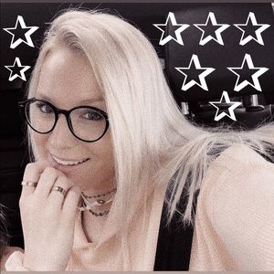 Meet your Posher, Elizabeth